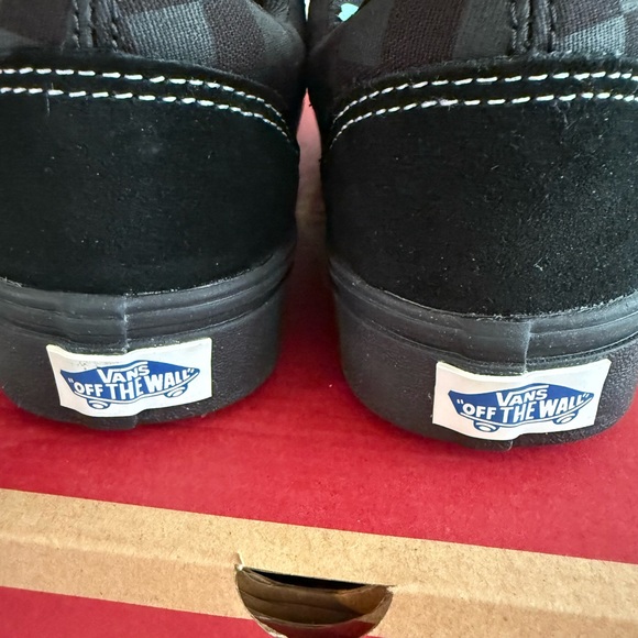 Vans Black on black ignition print Comfycush old skooll size 6.5 new in box - Picture 7 of 9